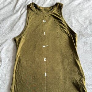NIKE tank